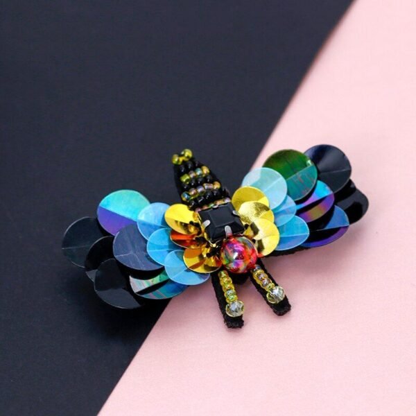 accessoire abeille spreading wings