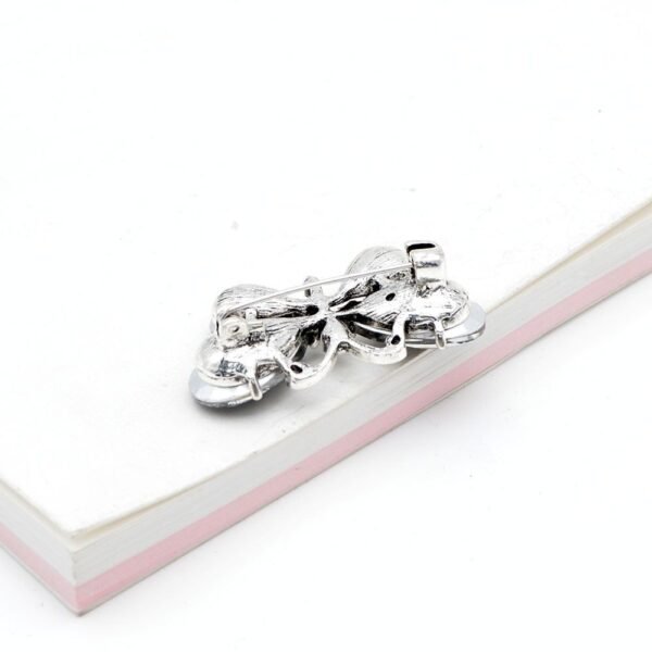 bijou broche papillon scintillant