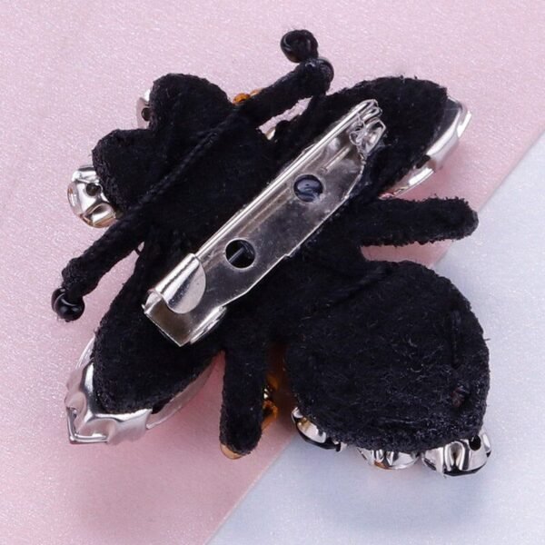 bijou abeille veuve noire
