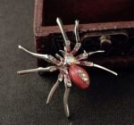 broche élégante araignée femme