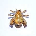 broche en forme d'abeille soleil d'été