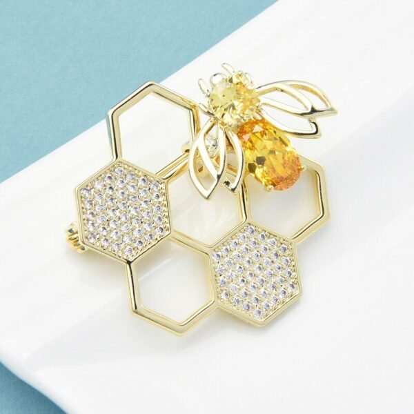 broche abeille avec cristaux