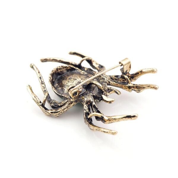 broche ornée de cristal de jade