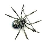 ornement broche araignée antique