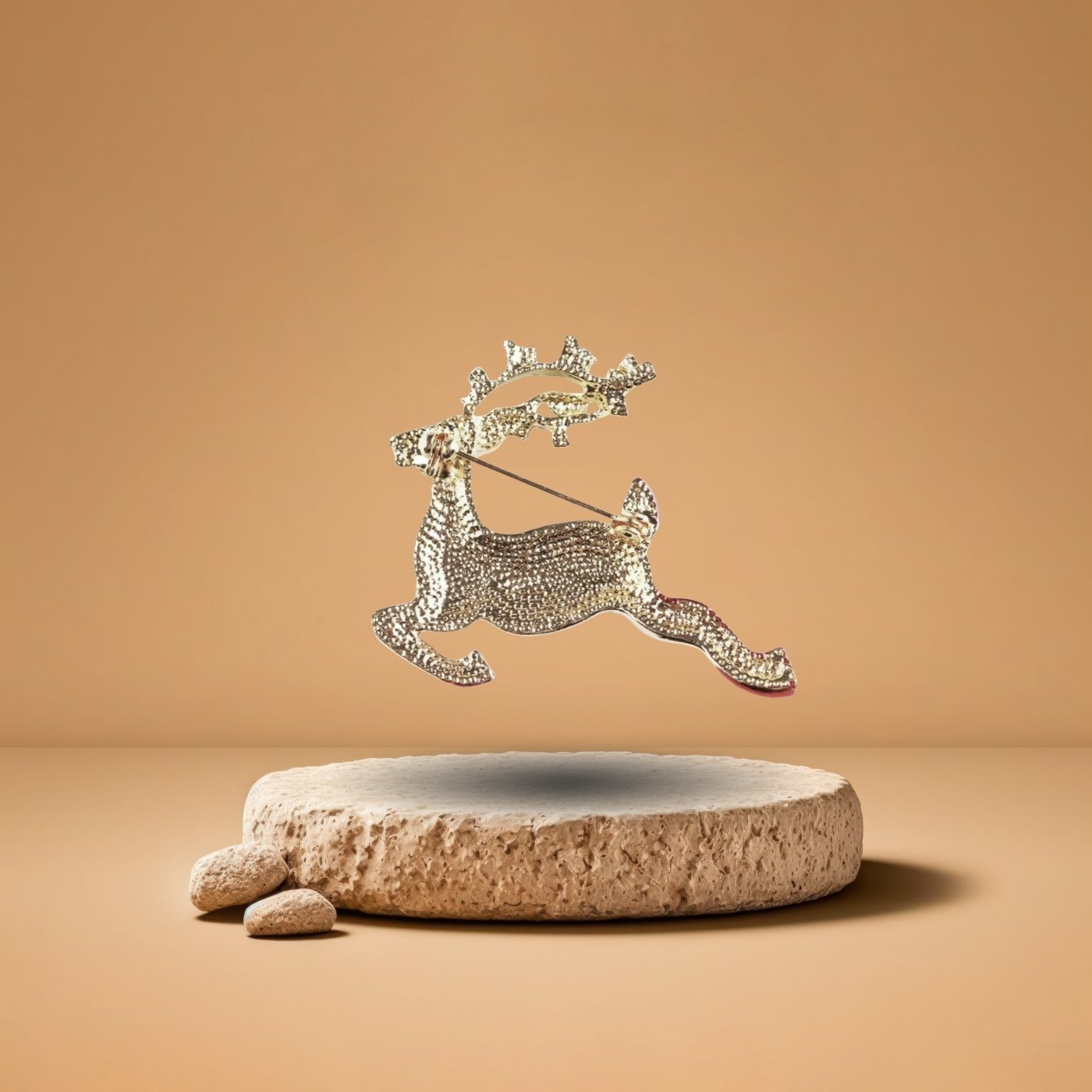 Broche de Noël en forme de renne, décorée de cristaux étincelants et touches dorées