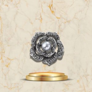 Broche vintage fleur rose élégante en métal argenté et perle nacrée
