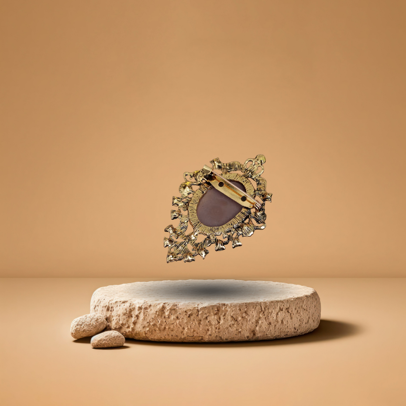 Broche Camée Vintage Chic derrière