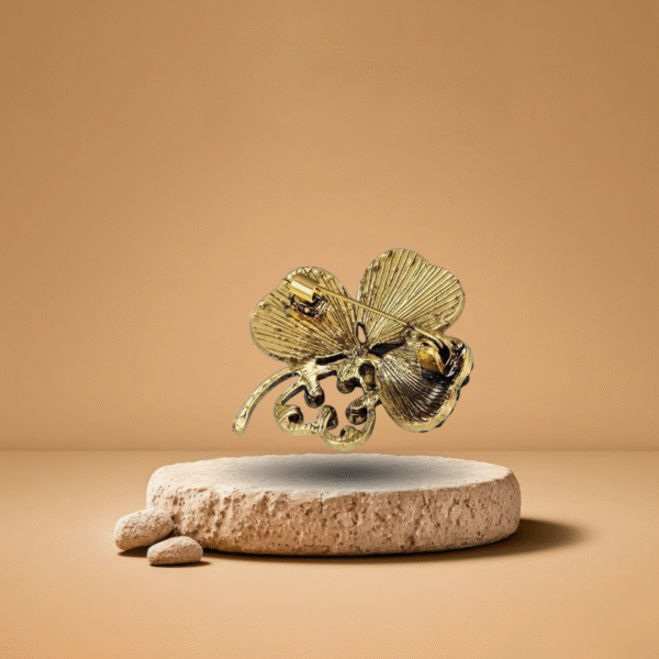 broche-en-metal-trefle-a-quatre-feuilles