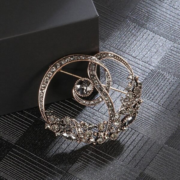 bijou ancien broche divine antiquité
