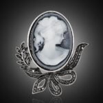 accessoire mode broche camée