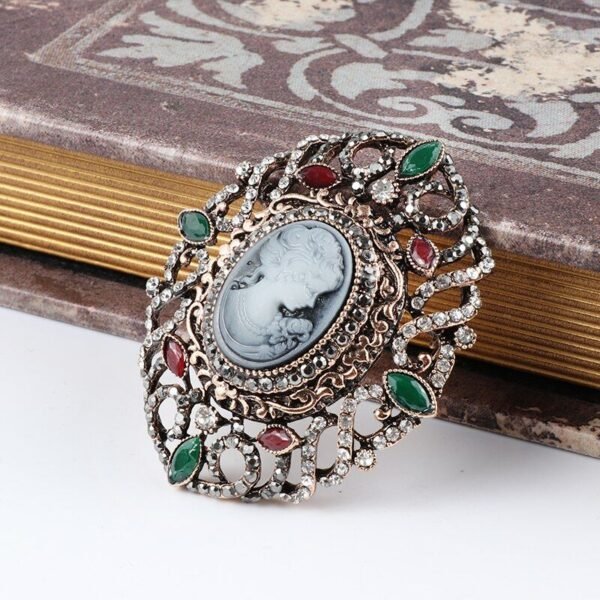 accessoire vintage broche camée faste