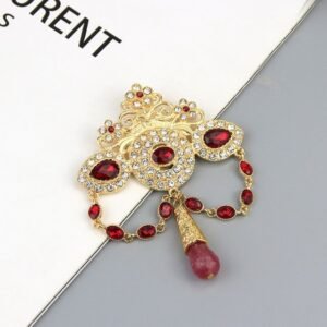 bijou ancien en rouge doré