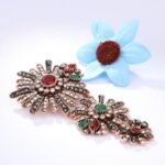 bijou ancien wide open