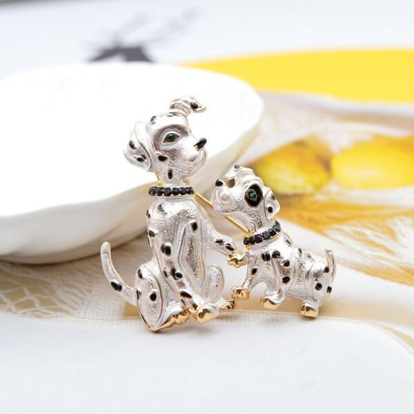 bijou broche chien doré