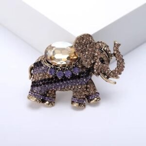 bijou broche éléphant embellie de strass