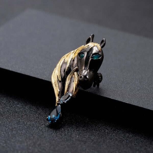 bijou broche en forme de destrier
