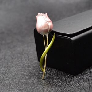 bijou broche rose délicat