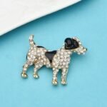 broche bicolor en forme de chien