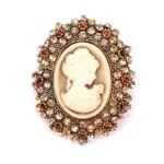 Broche Camée Ornée d'Étoiles