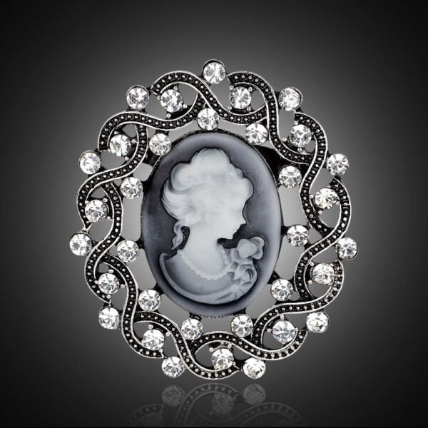 broche camée élégante