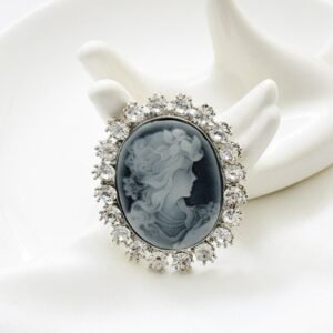 broche camée en métal rêve nostalgique