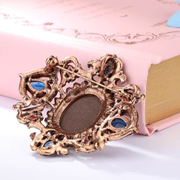 broche chic en pierre naturelle