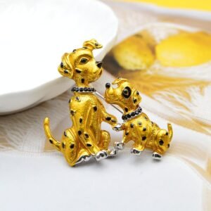 broche dorée motif dalmatien