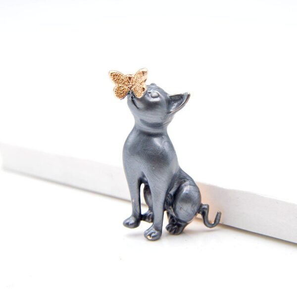 broche en argent forme de chat