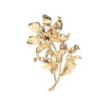 broche en forme de fleur rose