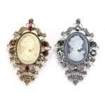 broche en relief portrait royal