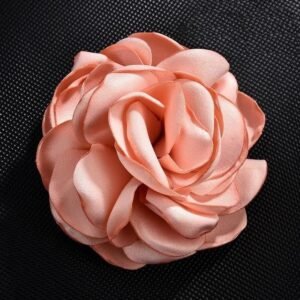 broche fleur corail élégante