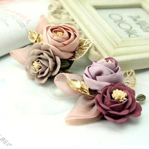 broche florale mariage robe
