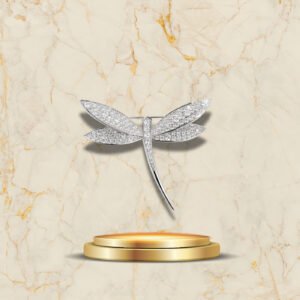 Accessoire mode Broche Libellule argentée moderne pour tenue chic