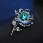 broche élégante fleur pour femme