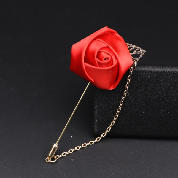 broche à fleurs rose pour habits