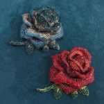 broche design rose moderne
