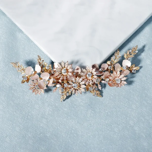 broche florale mariage