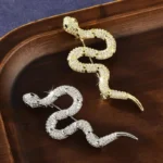 broche élégante serpent
