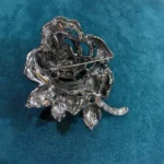 décoration vestimentaire broche rose