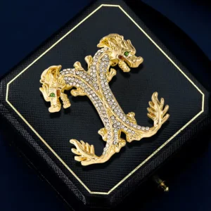 broche en forme de tête de dragon