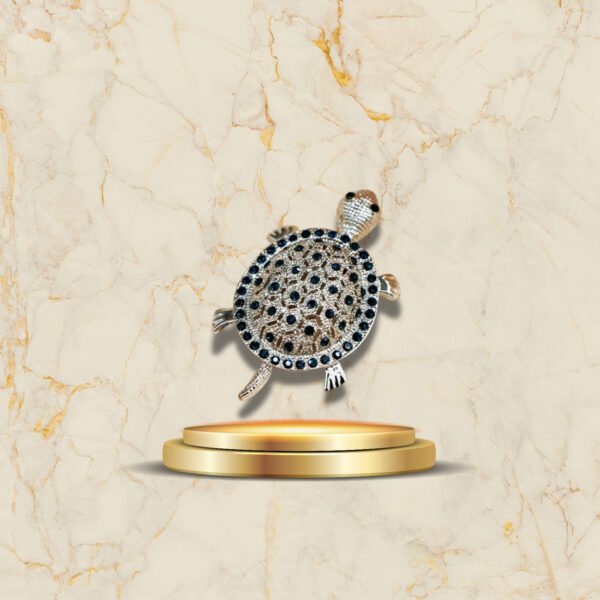 Broche artisanale avec finitions de qualité supérieure