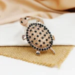 broche tortue design art deco