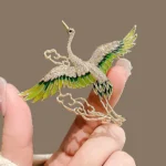 broche motif oiseau en strass