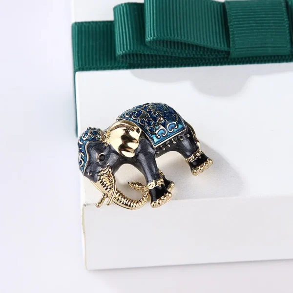 élégante broche éléphant