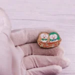 pin's hibou coloré