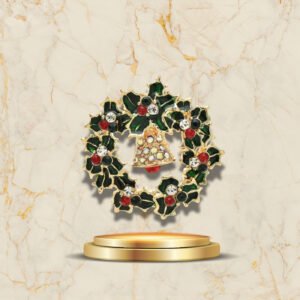 Bijou broche couronne de Noël élégante décorée de pierres rouges et vertes