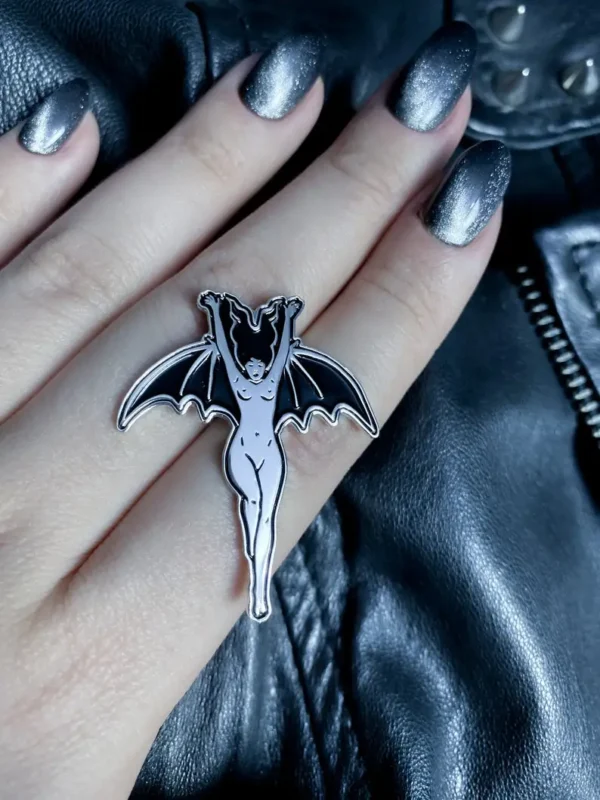 broche en alliage de zinc vampire