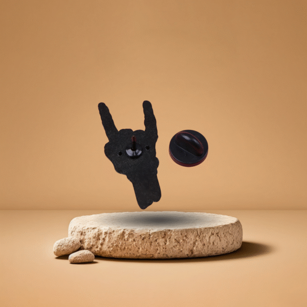 Broche originale main ossements style rock