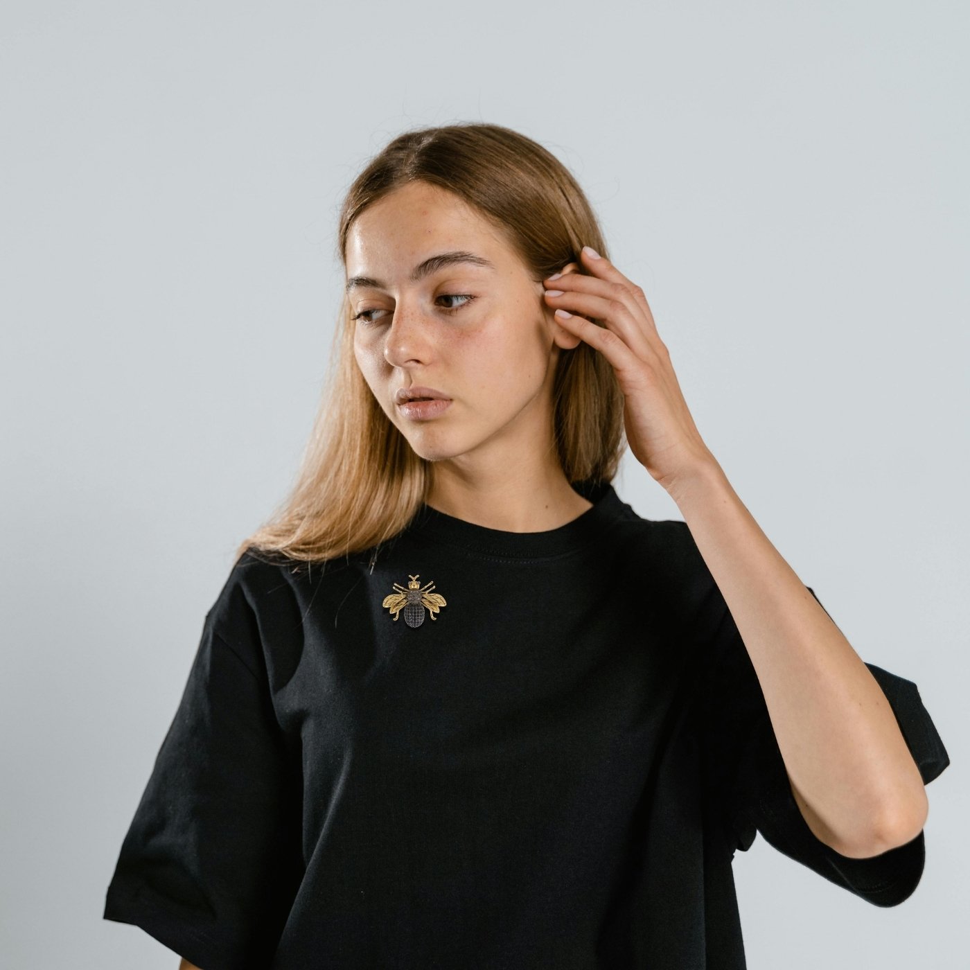 Broche Abeille Translucide mise en forme 3