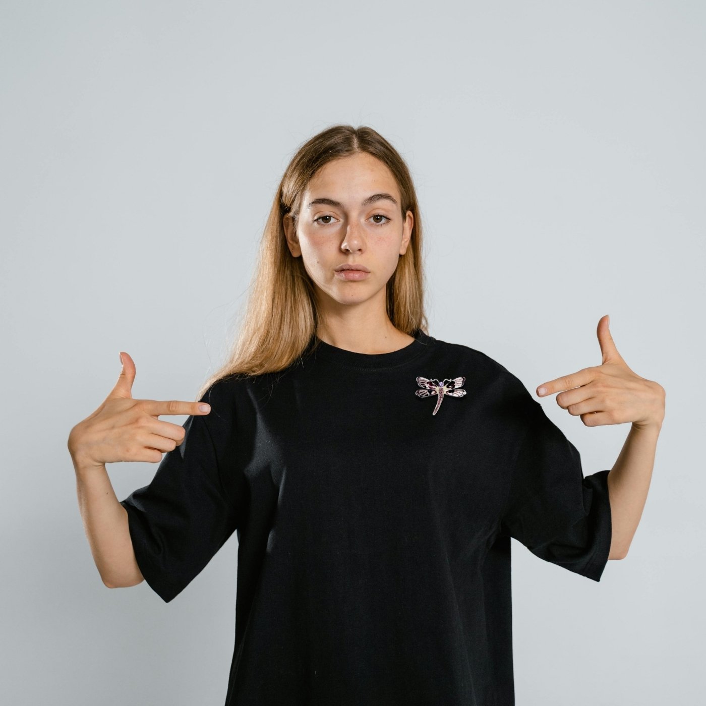 Broche Petite Libellule - Élégance intemporelle à porter